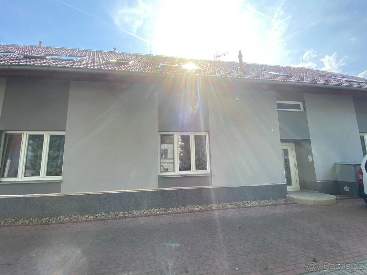 Pronájem byt - Nesvačilka, 664 54