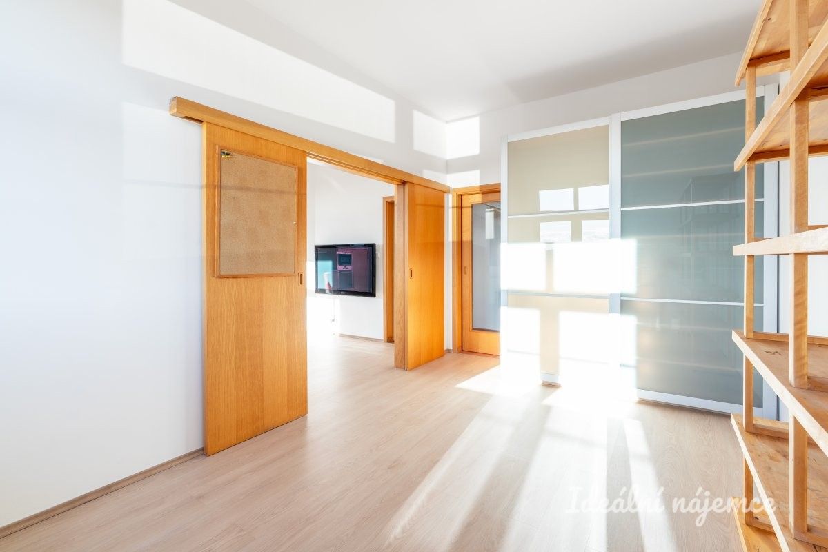 2+kk, Jateční, Praha, 49 m²