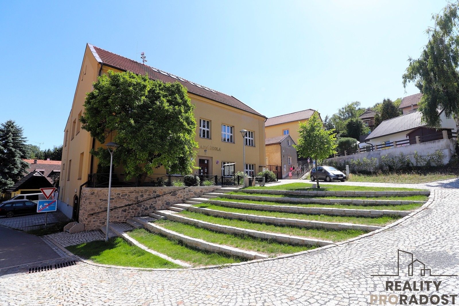 Prodej rodinný dům - V Průhonu, Holubice, 175 m²