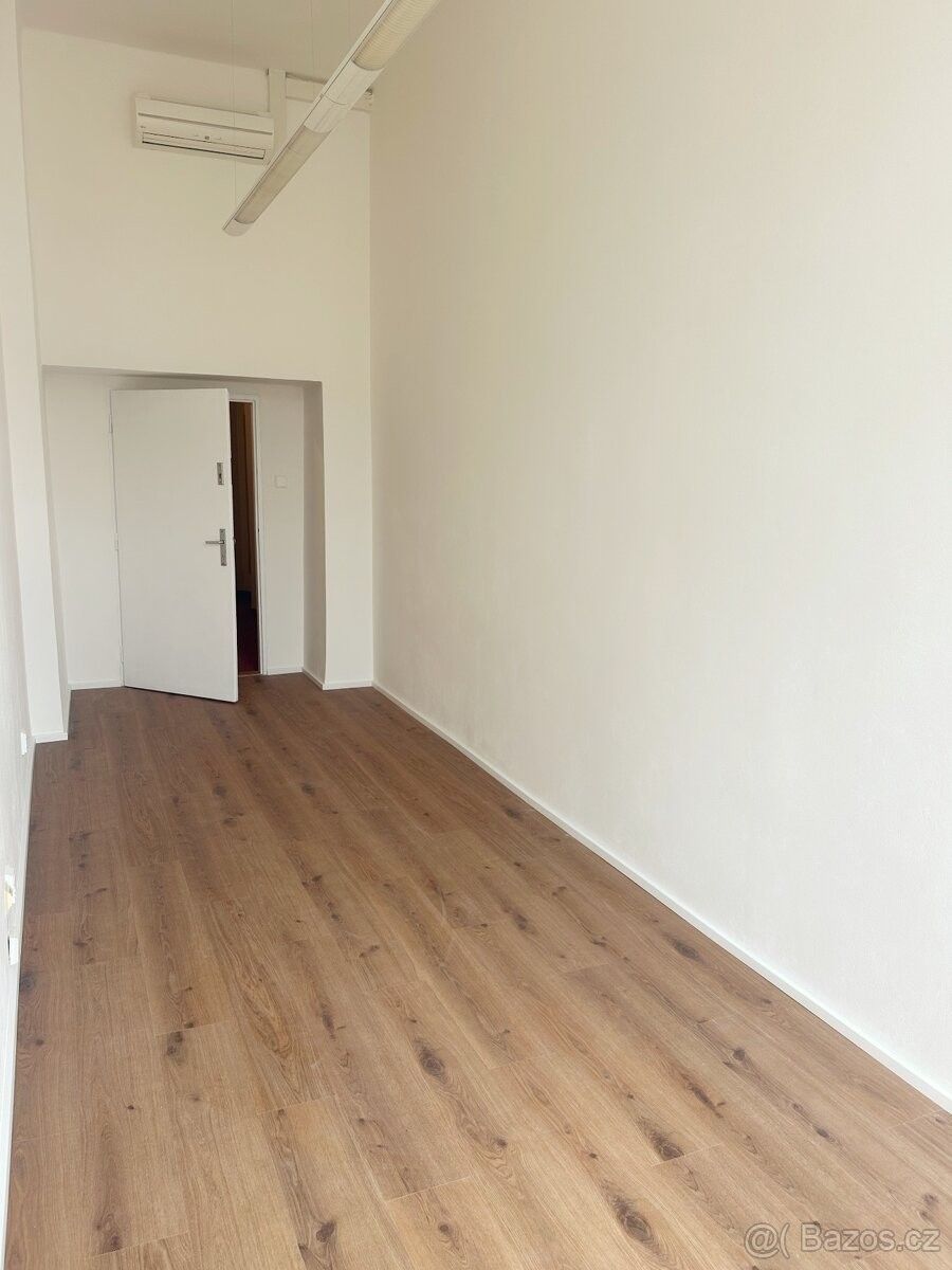 Pronájem kancelář - Praha, 120 00