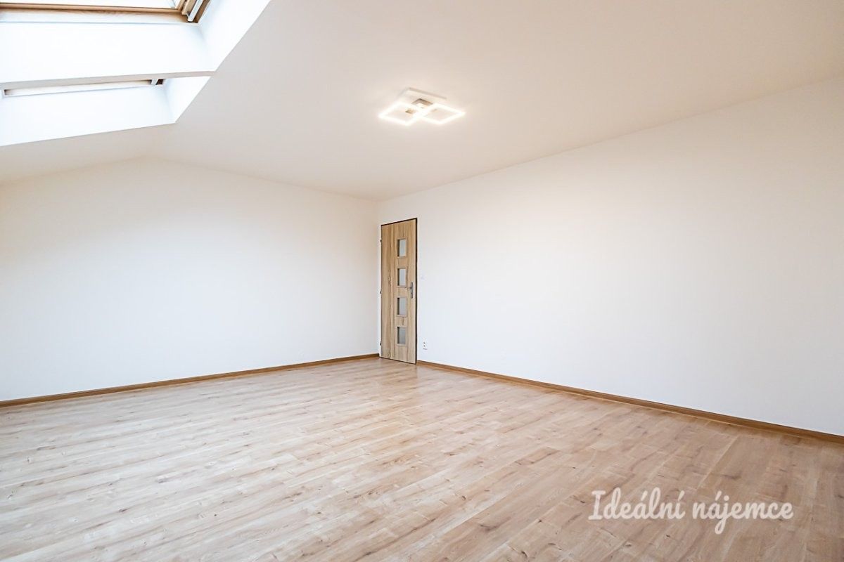 Pronájem byt 3+1 - Dolní Chaloupky, Praha, 74 m²