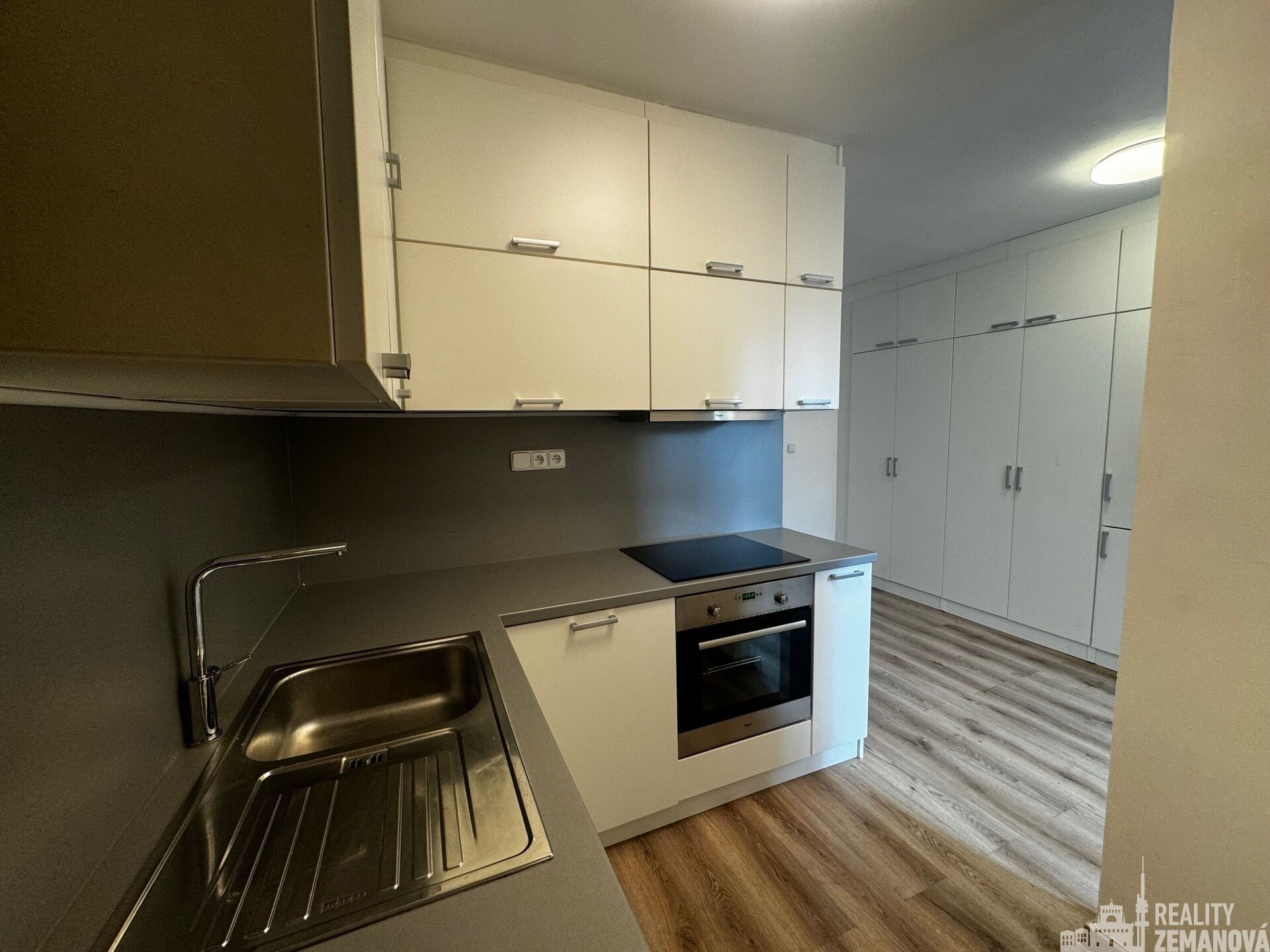 1+1, Řipská, Praha, 40 m² - 1