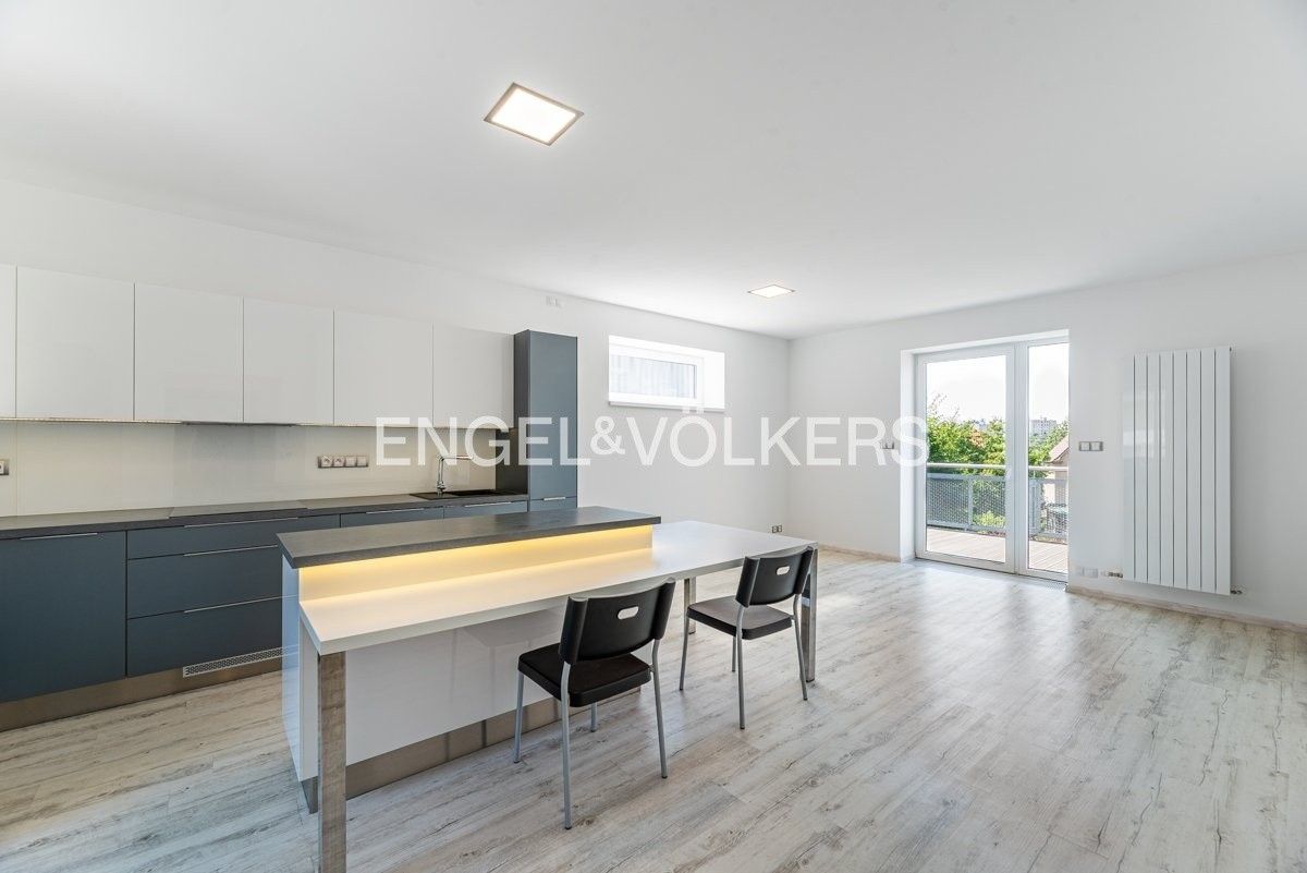 Pronájem rodinný dům - Na výšině, Praha, 162 m²