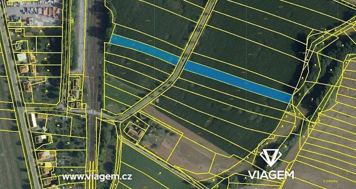 Zemědělský pozemek, 1 372 m²