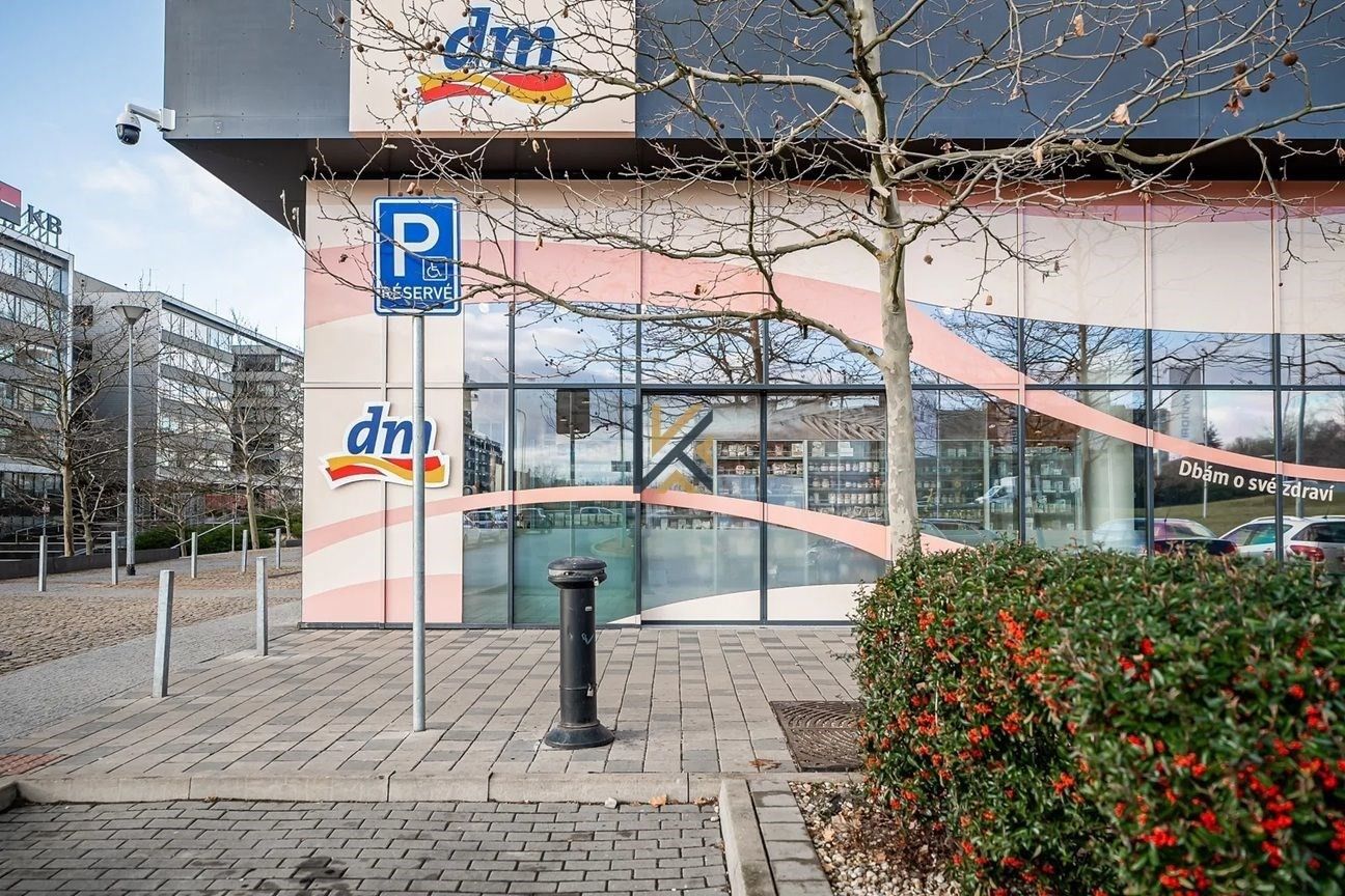 Pronájem obchodní prostory - Siemensova, Praha, 273 m²