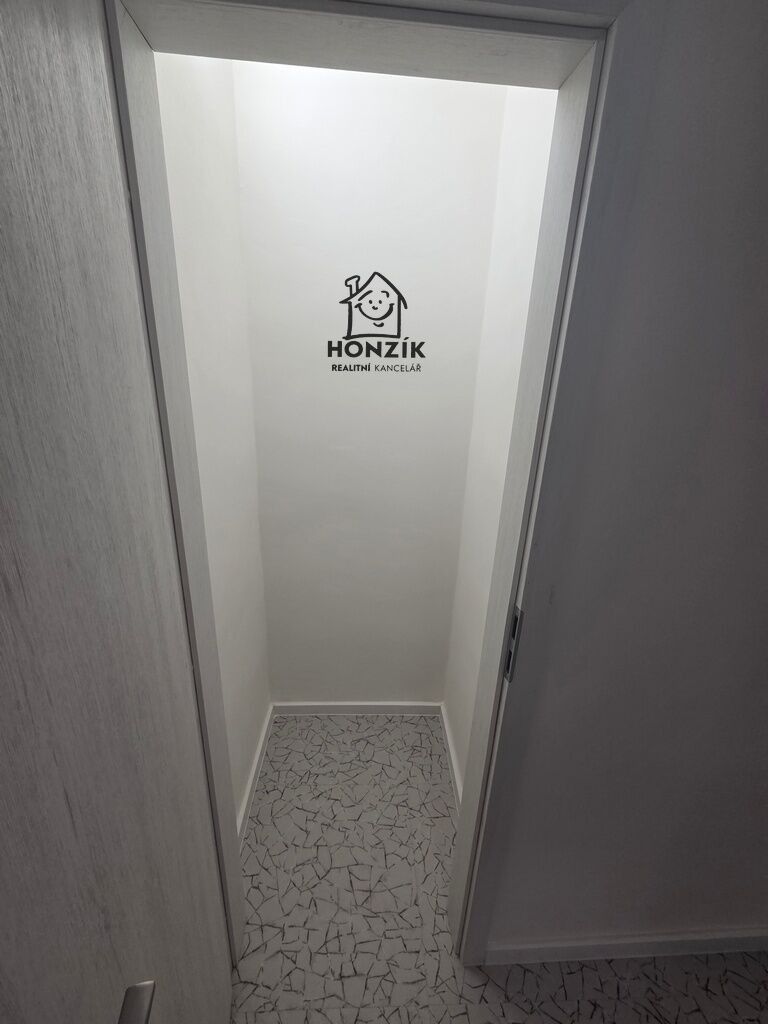 Pronájem byt 2+kk - Novákových, Praha, 40 m² - 5