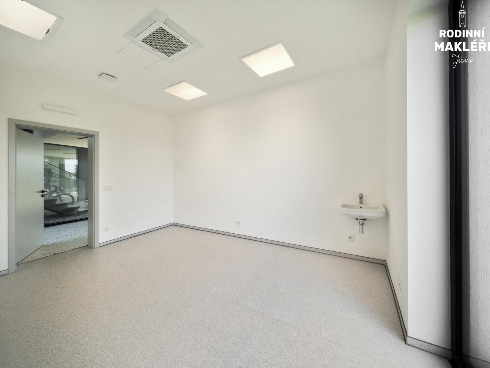 Pronájem komerční - Robousy, Jičín, 16 m²