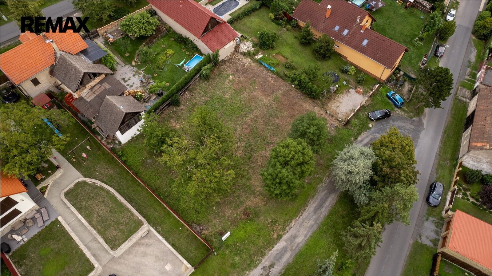 Pozemek pro bydlení, 825 m²