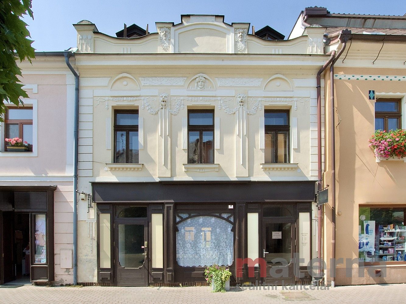Činžovní dům, 328 m²