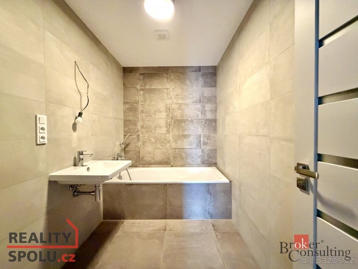 Pronájem byt - Únanov, 671 31