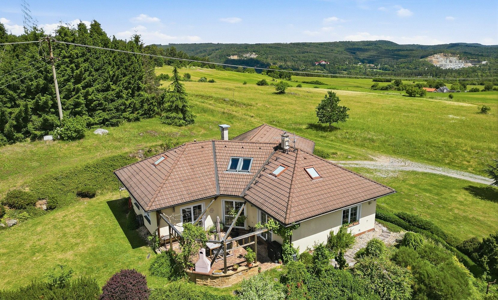 Rodinné domy, Lešany, okres Benešov, Středočeský kraj, 212 m² - 1