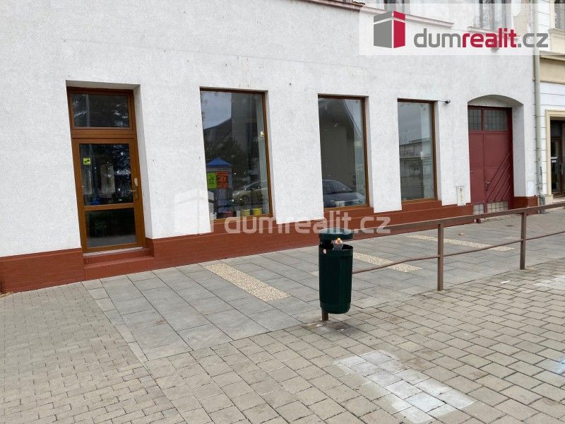 Obchodní prostory, náměstí T. G. Masaryka, Břeclav, 160 m² - 1