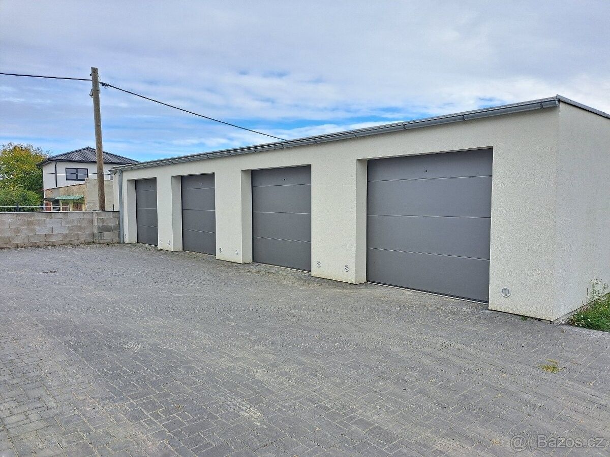 Garáže, Rajhrad, 664 61