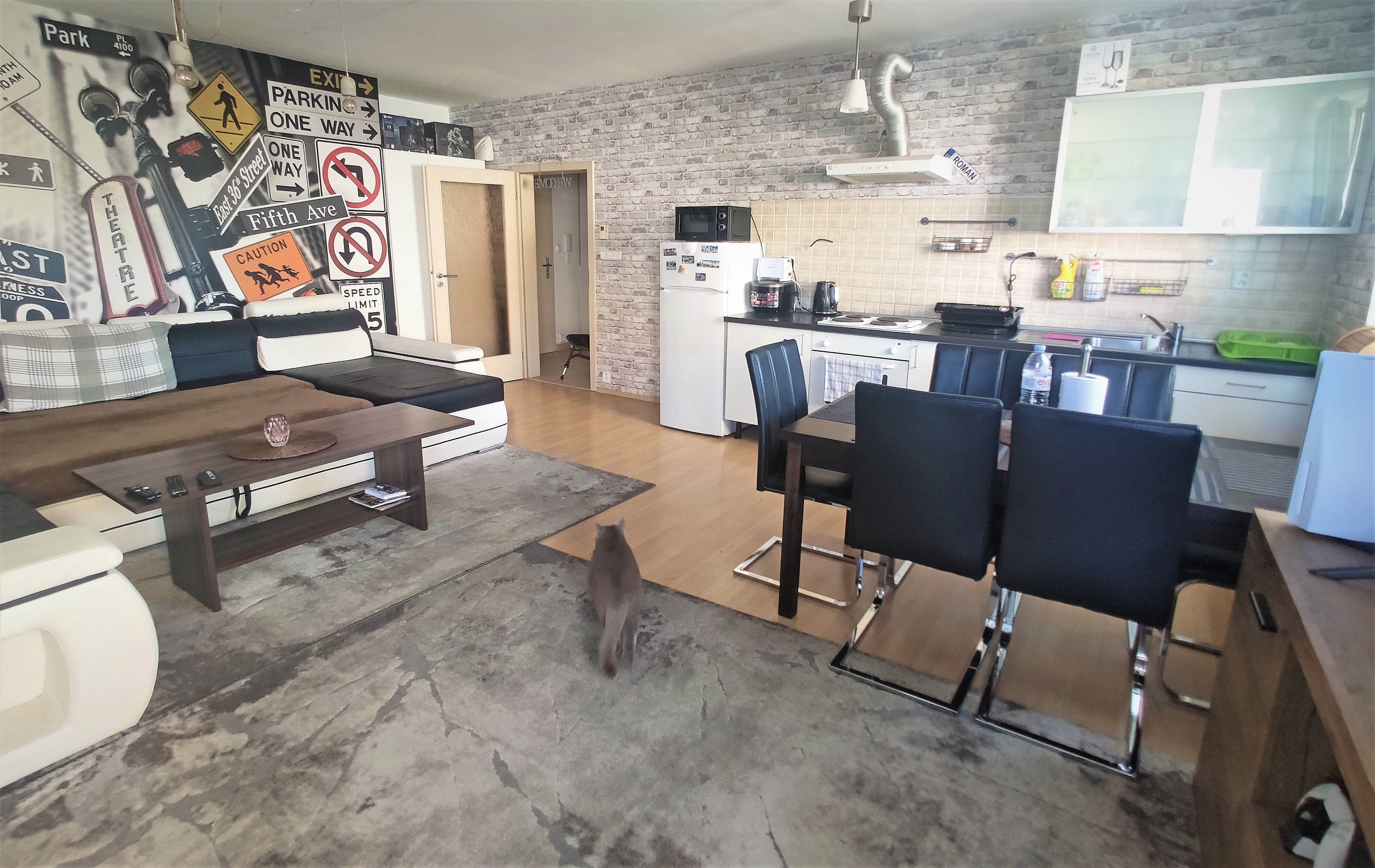 Byt 3+kk · 92 m² · náměstí Přátelství 1518/2, Praha - 3