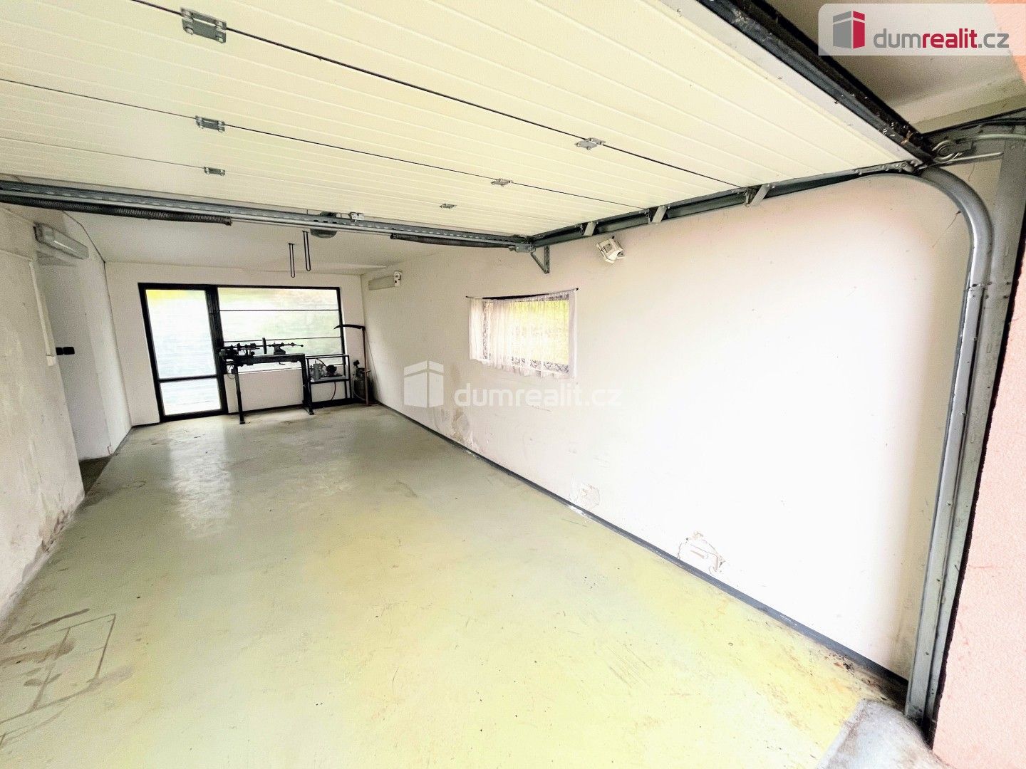 Garáže, Jižní ., Uherské Hradiště, 25 m² - 2