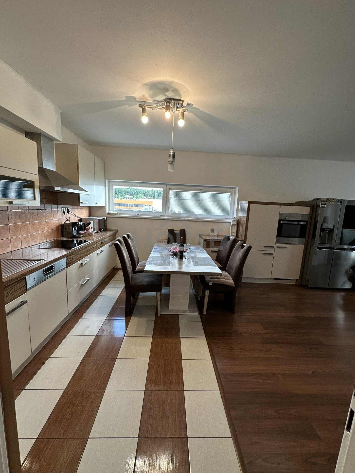 3+kk, Poděbradská 777, Praha, 78 m²