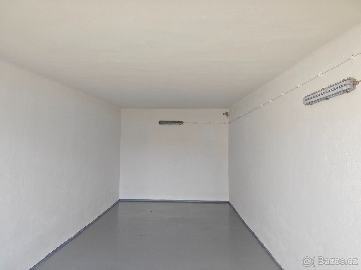 Pronájem garáž - Otrokovice, 765 02