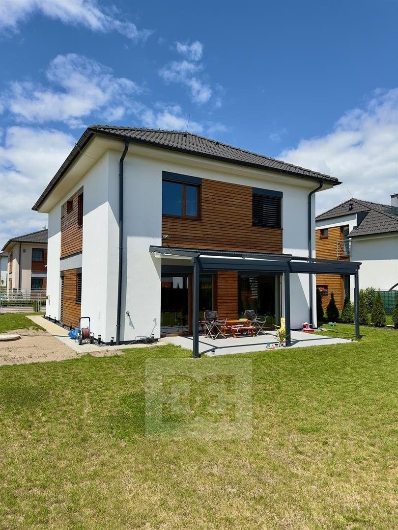 Rodinné domy, Měšice u Prahy, 250 64