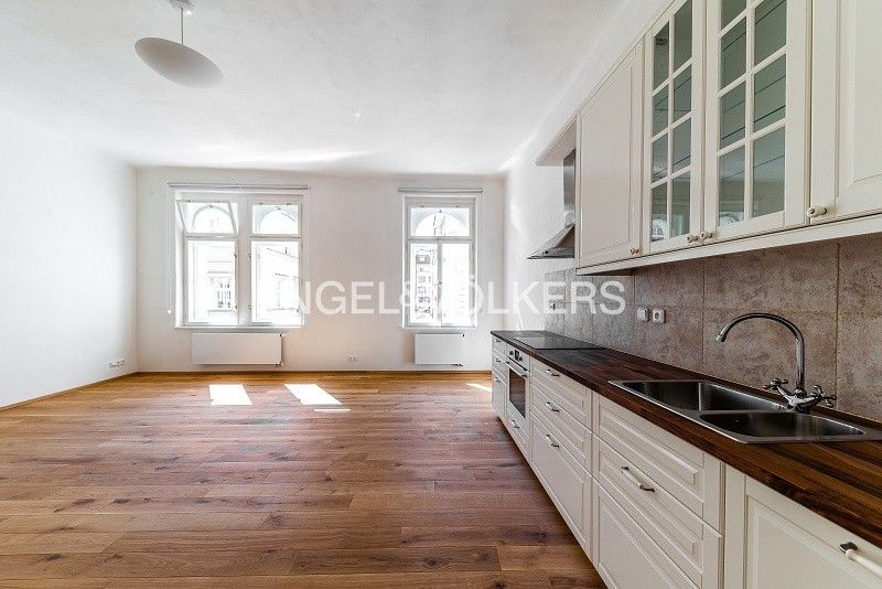 2+kk, Neklanova, Praha, 65 m²