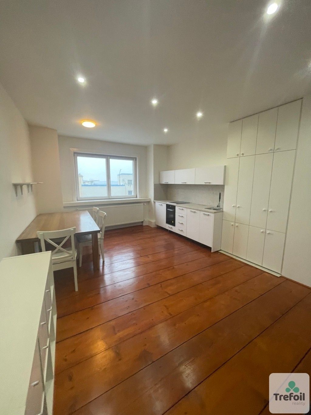 2+kk, náměstí Míru, Mělník, 46 m²