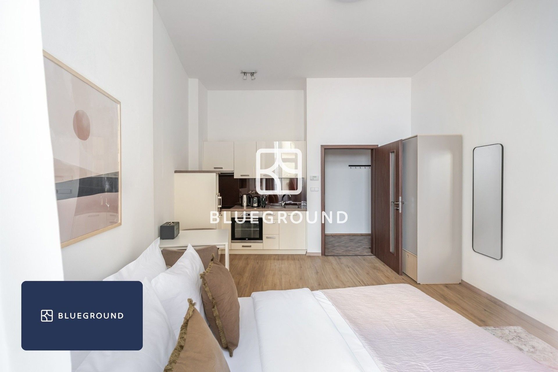 Pronájem byt 1+kk - Prvního pluku, Praha, 25 m² - 5