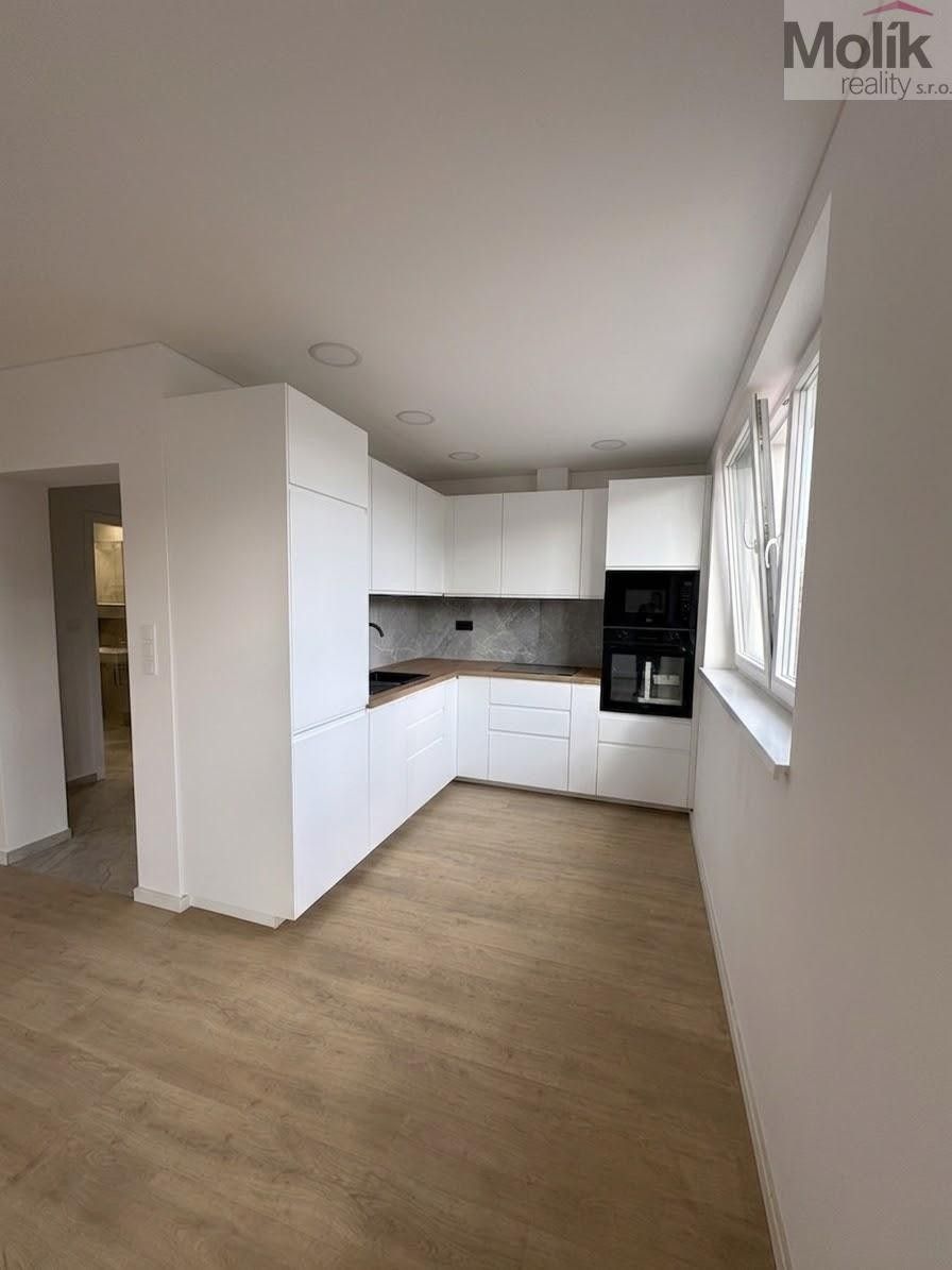 2+kk, Ohnivcova, Praha, 50 m² - 2