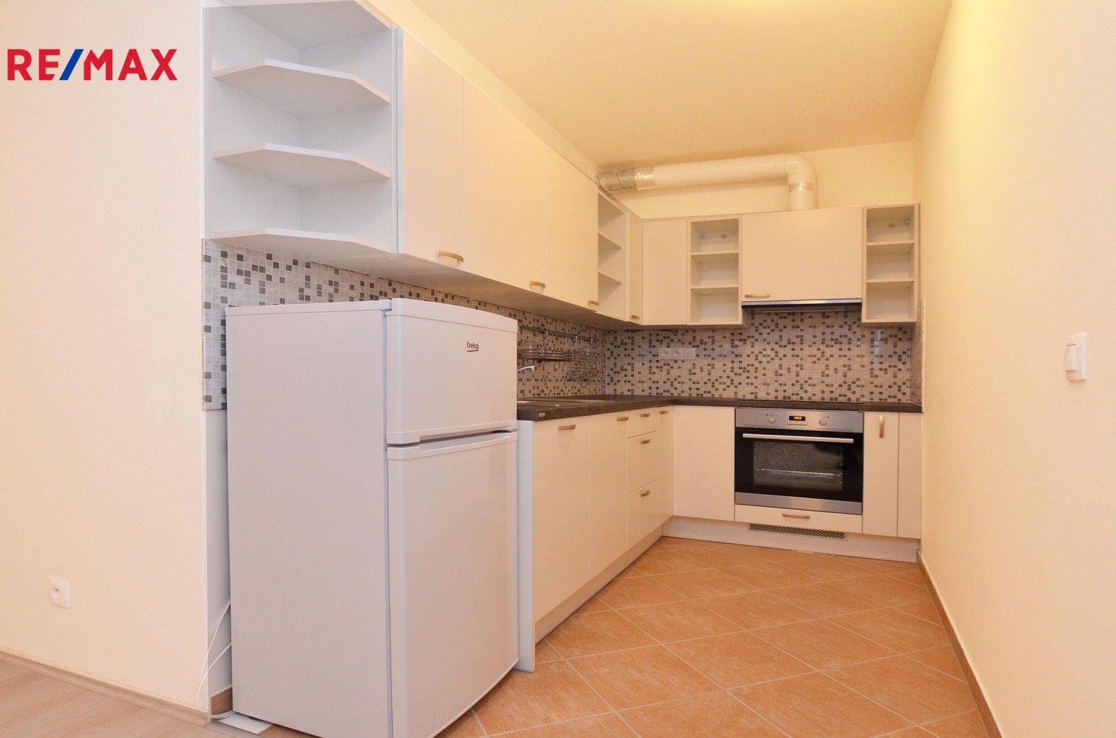 Pronájem byt 1+kk - Miloše Havla, Praha, 35 m²