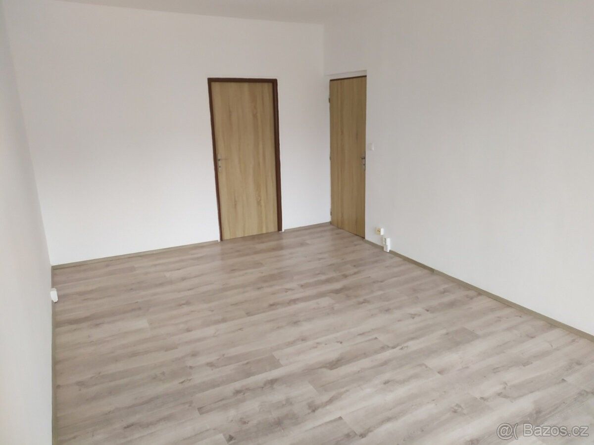 Pronájem byt - Chodov u Karlových Var, 357 35