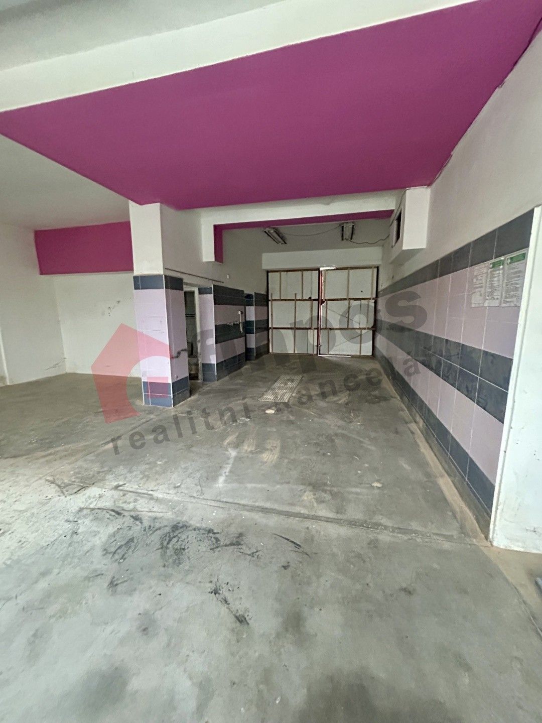 Garáže, U Stadionu, Bruntál, 77 m²