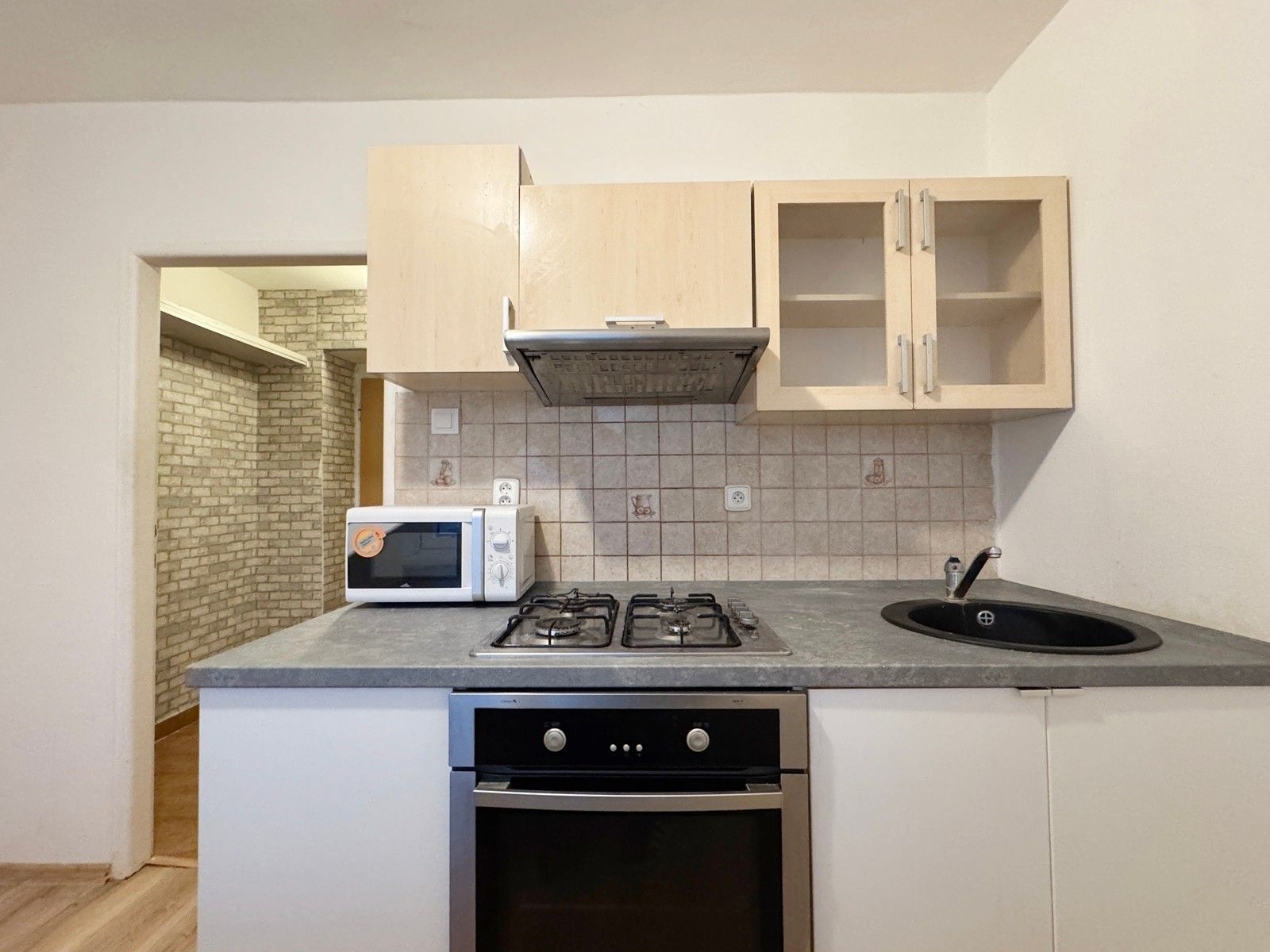 Pronájem byt 1+1 - Vodárenská, Kladno, 29 m²