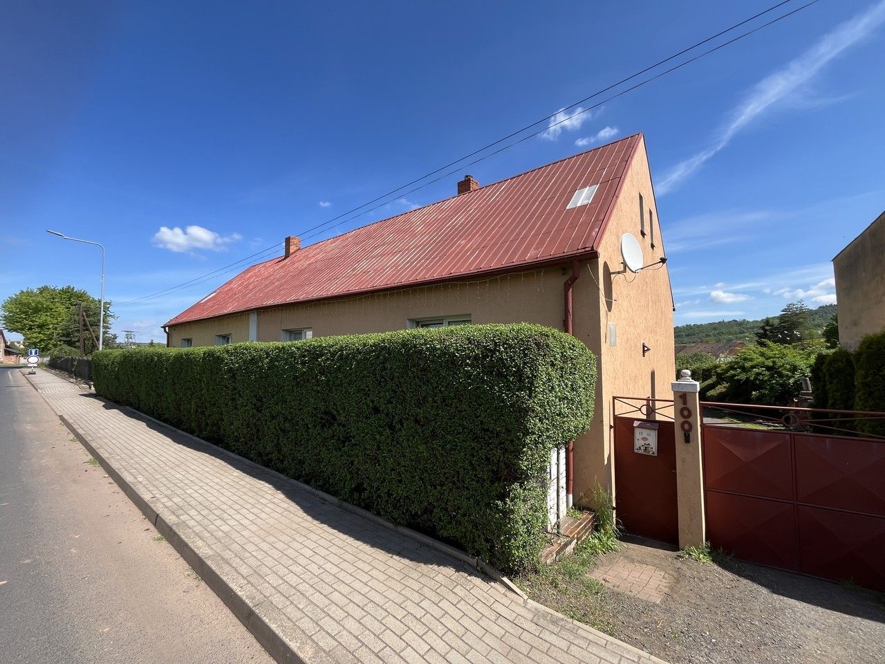 Rodinné domy, Očihov, 280 m² - 1