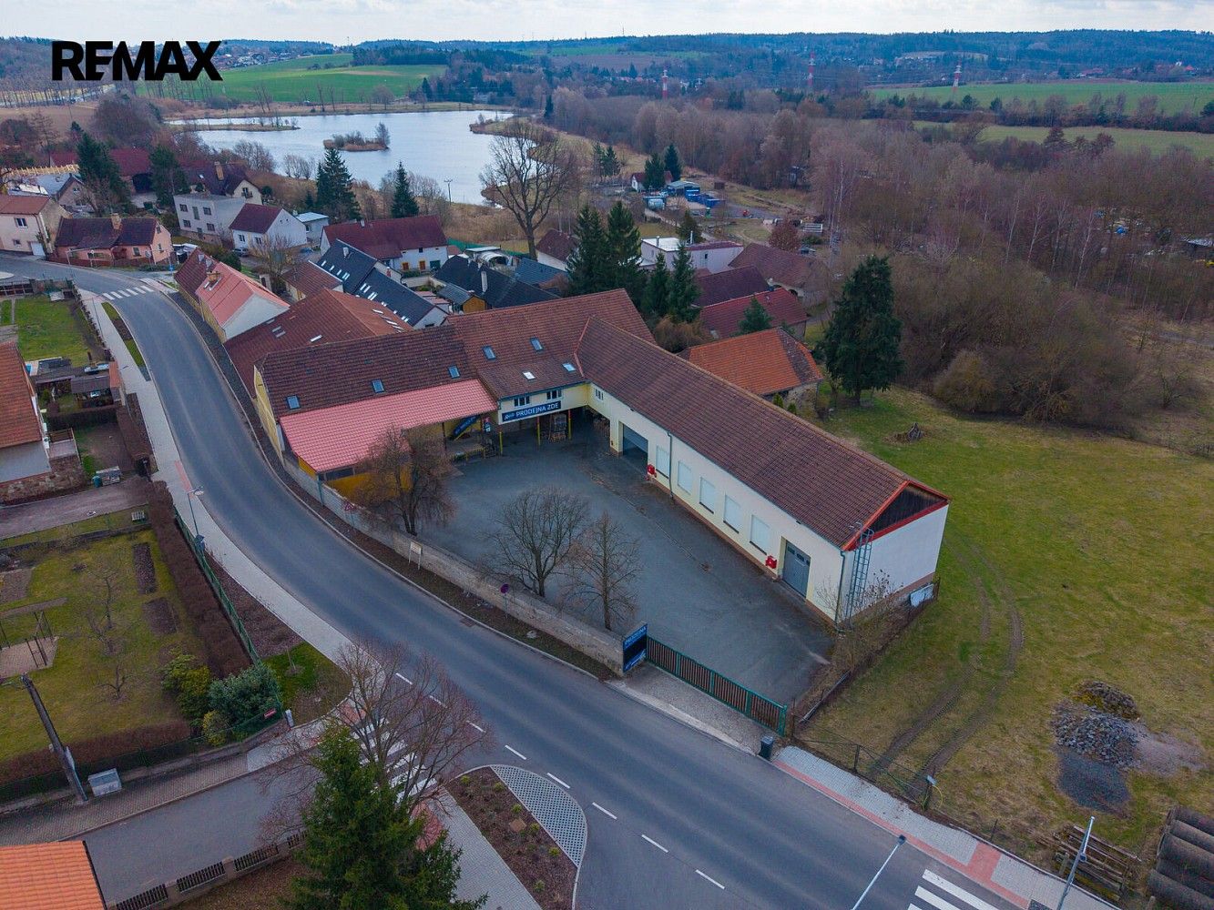 Sklady, Doksy, okres Kladno, Středočeský kraj, 4 300 m² - 2