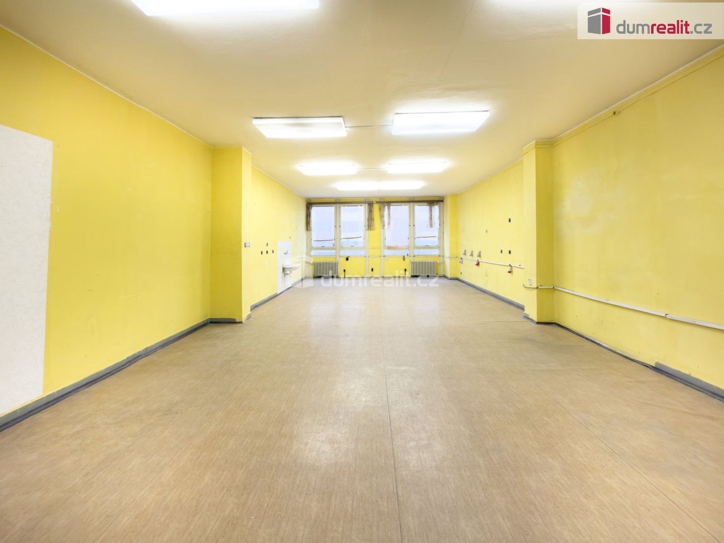 Obchodní prostory, J. Opletala, České Budějovice, 75 m² - 1