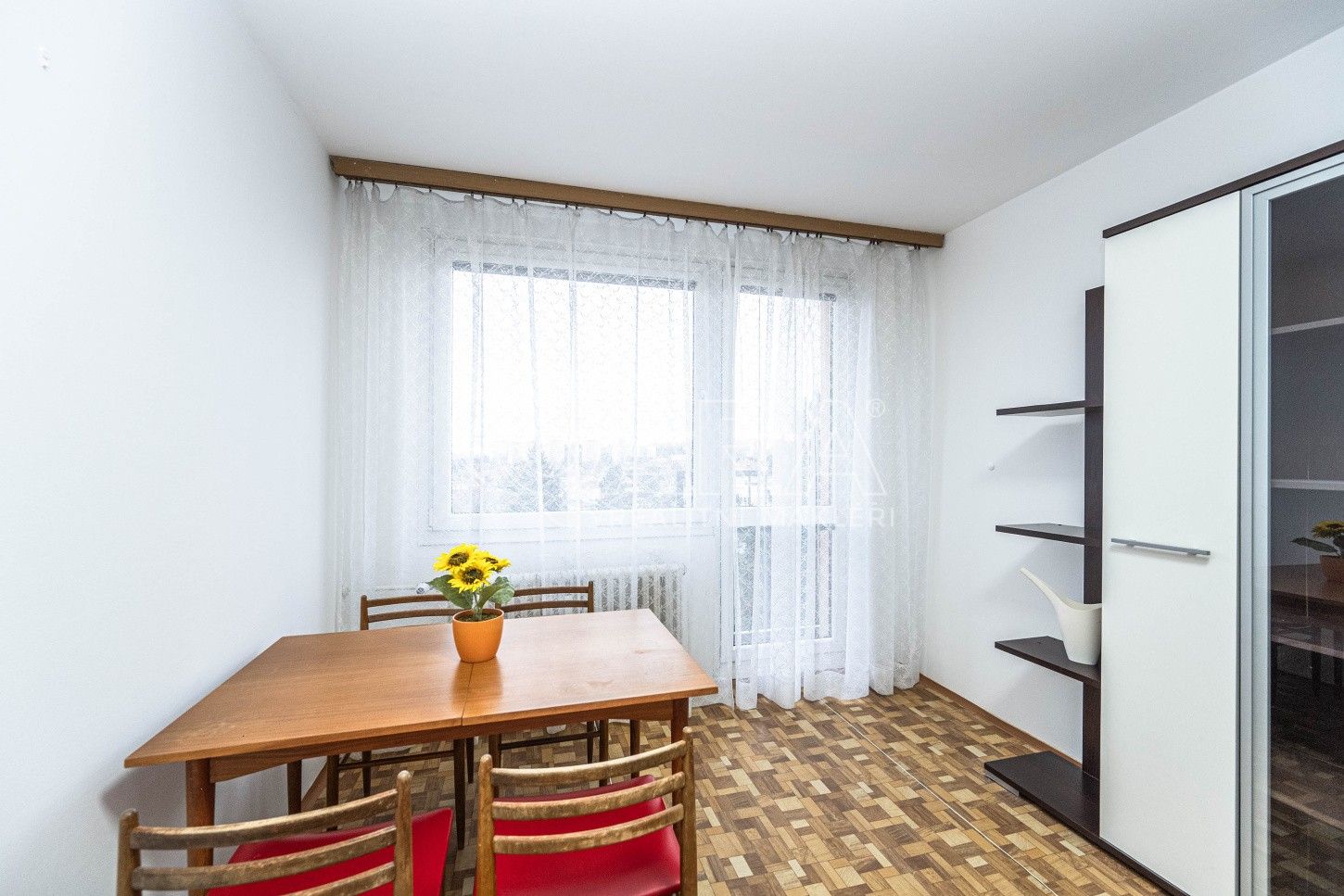 Pronájem byt 2+kk - Kaňkovského, Praha, 43 m²