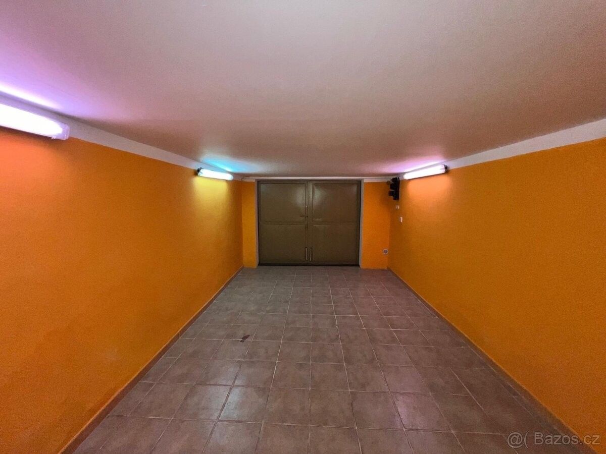 Garáže, Zlín, 760 01