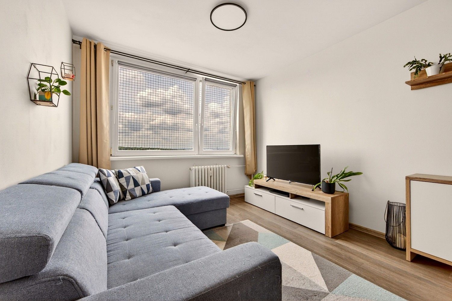 Byt 2+kk · 44 m² · Praha - Horní Měcholupy, okres Praha 15, Hlavní město Praha - 3