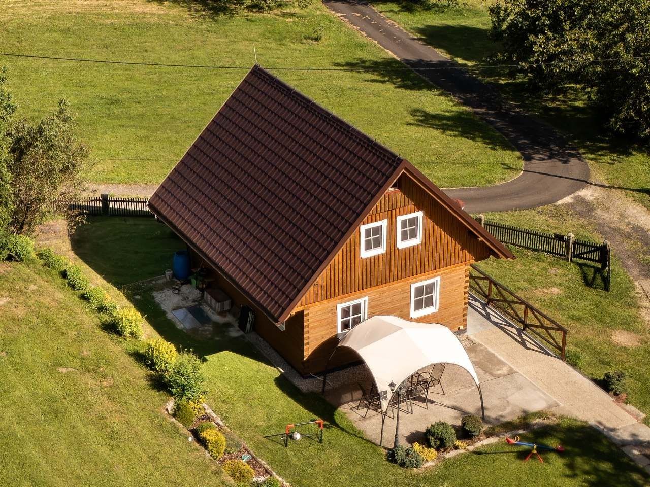 Chata · Jindřichovice - Háj u Jindřichovic, Karlovarský kraj - 2