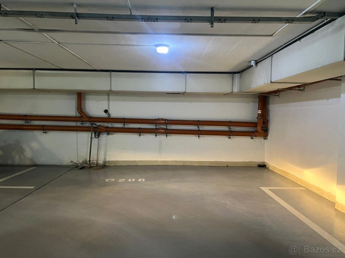 Pronájem garáž - Praha, 158 00