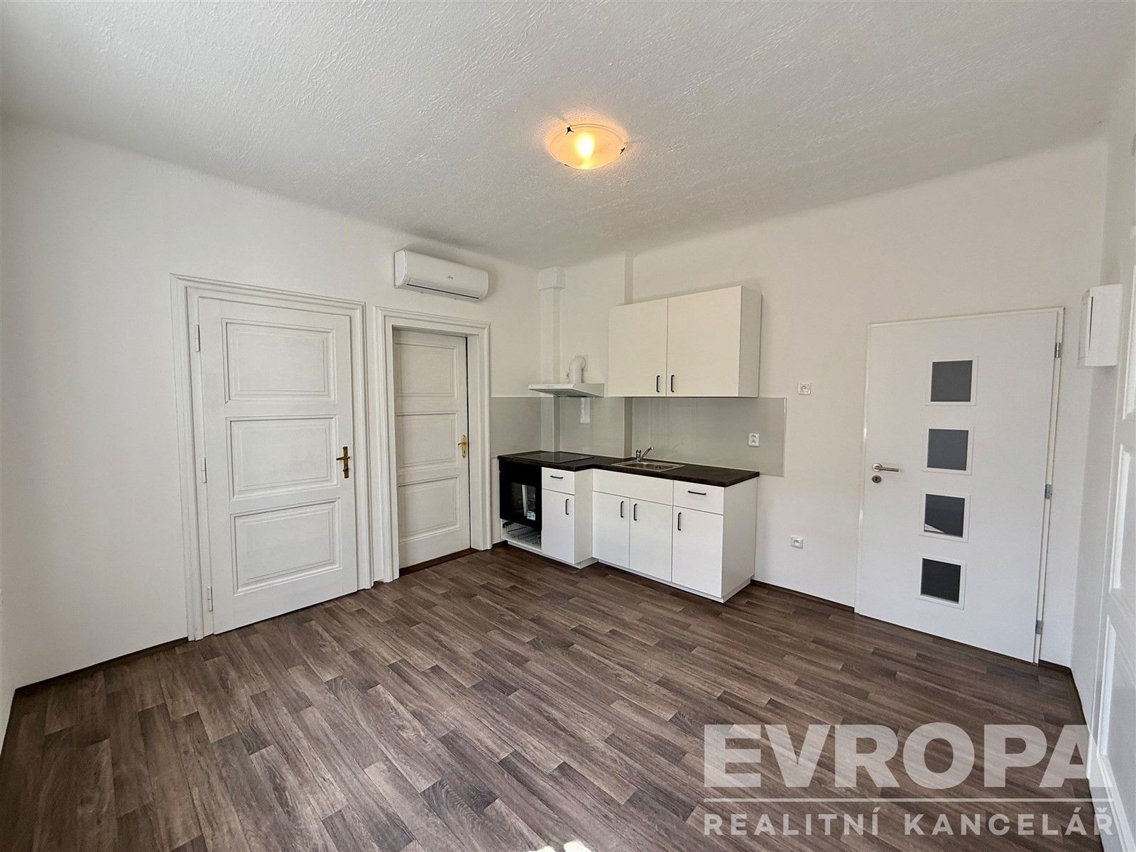 Rodinné domy, V nových domcích, Praha, 101 m²