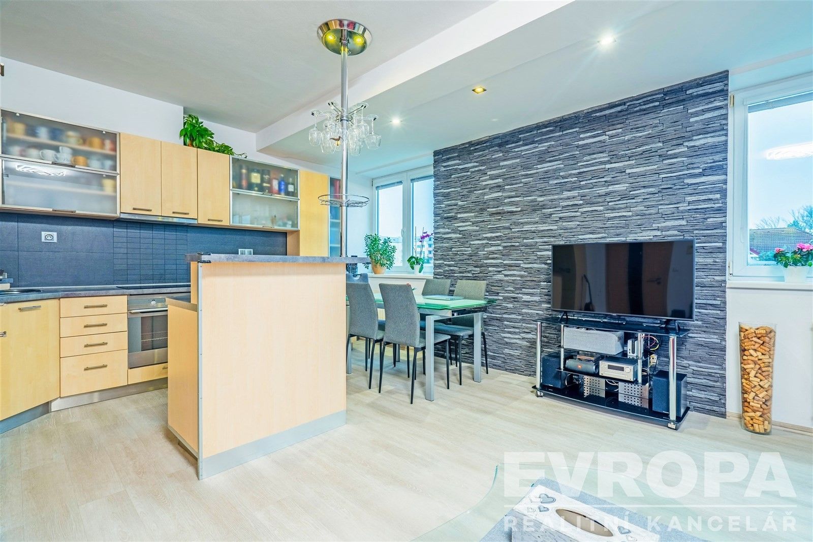 3+kk, Ve Stromovce, Hradec Králové, 74 m²