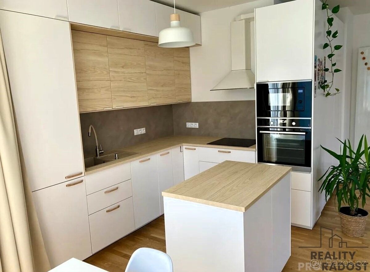 Pronájem byt - Praha, 141 00