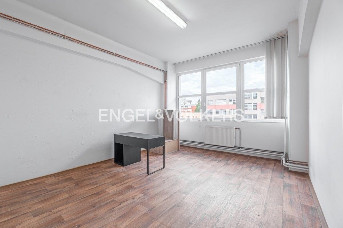 Kancelář · 25 m² · Nademlejnská 600, Praha Hloubětín - 4