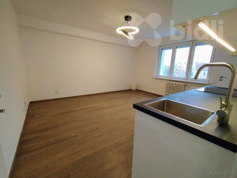 Pronájem byt 2+kk - Vrbenského, Praha, 40 m²