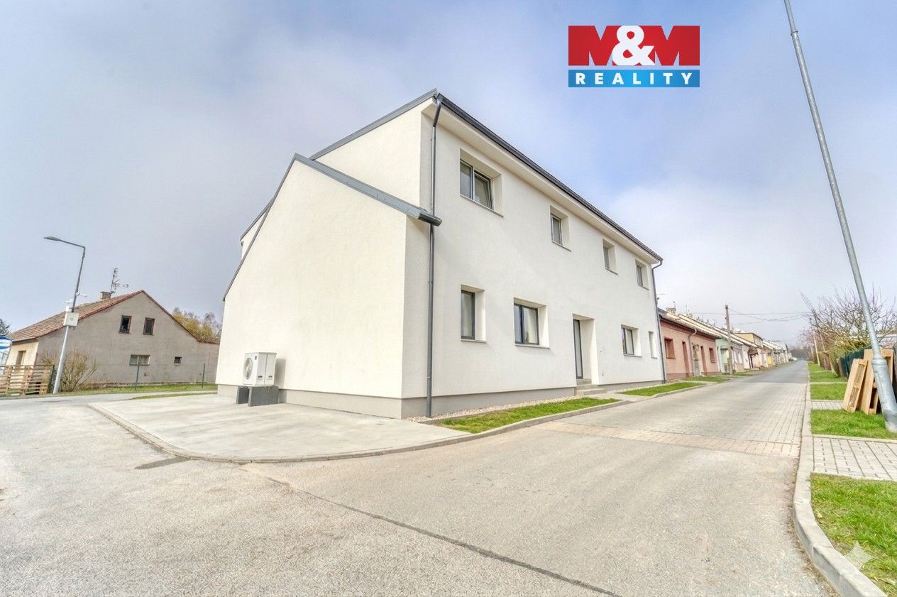 2+kk, Tlučenská kolonie, Tlučná, 40 m²