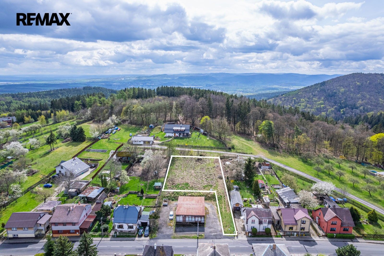 Pozemky pro bydlení, Místo, 1 363 m² - 2