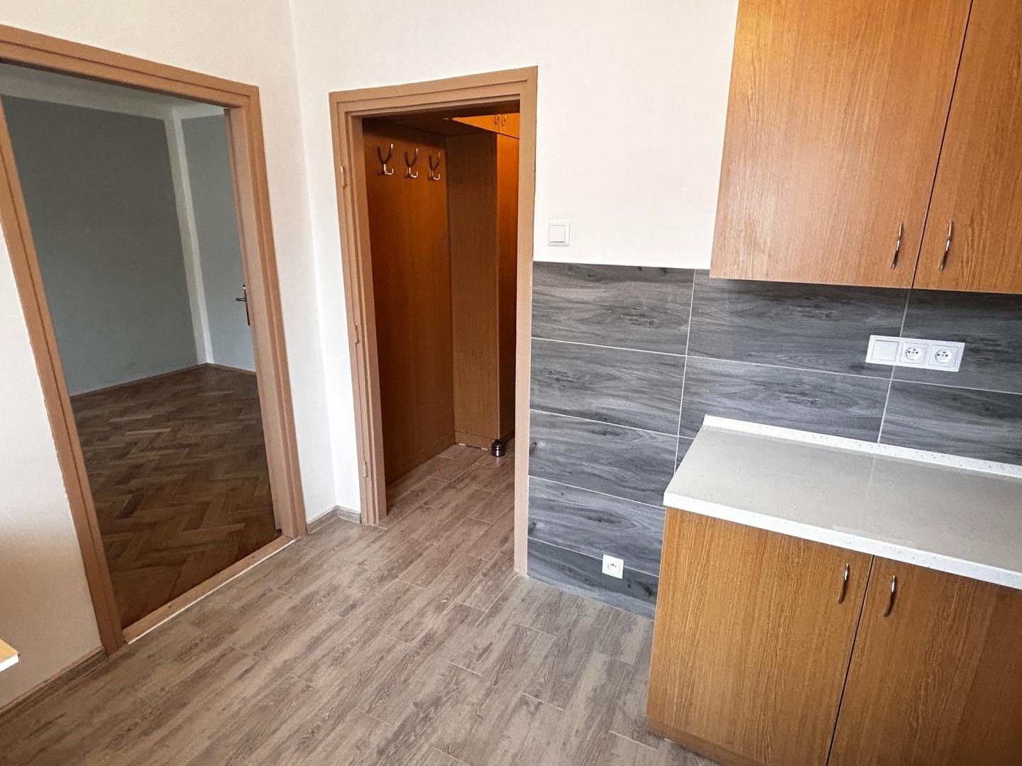 Pronájem byt 1+1 - Lipová, Sezimovo Ústí, 32 m² - 5