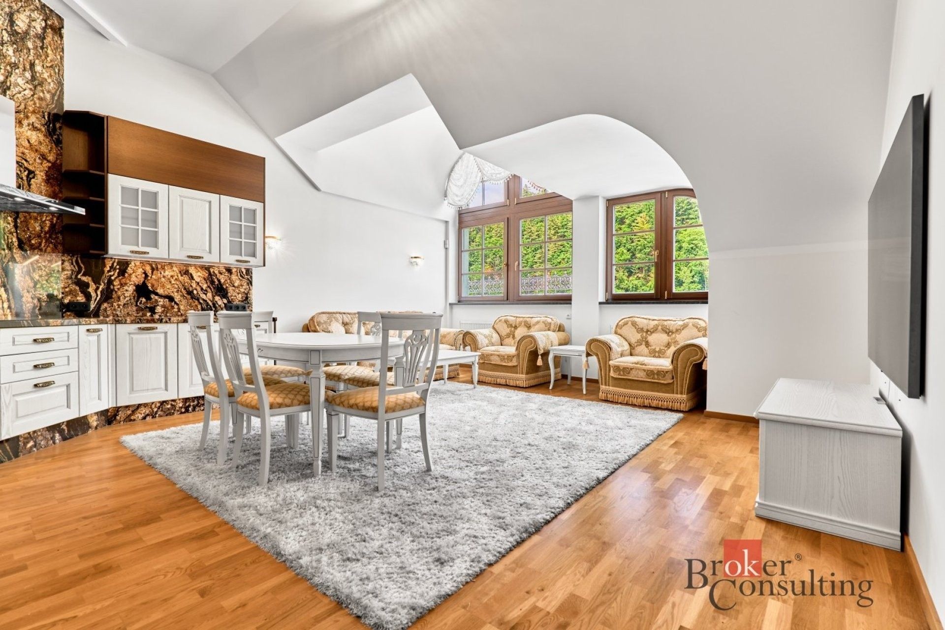 3+kk, Divadelní náměstí 2132, Karlovy Vary, 137 m² - 1