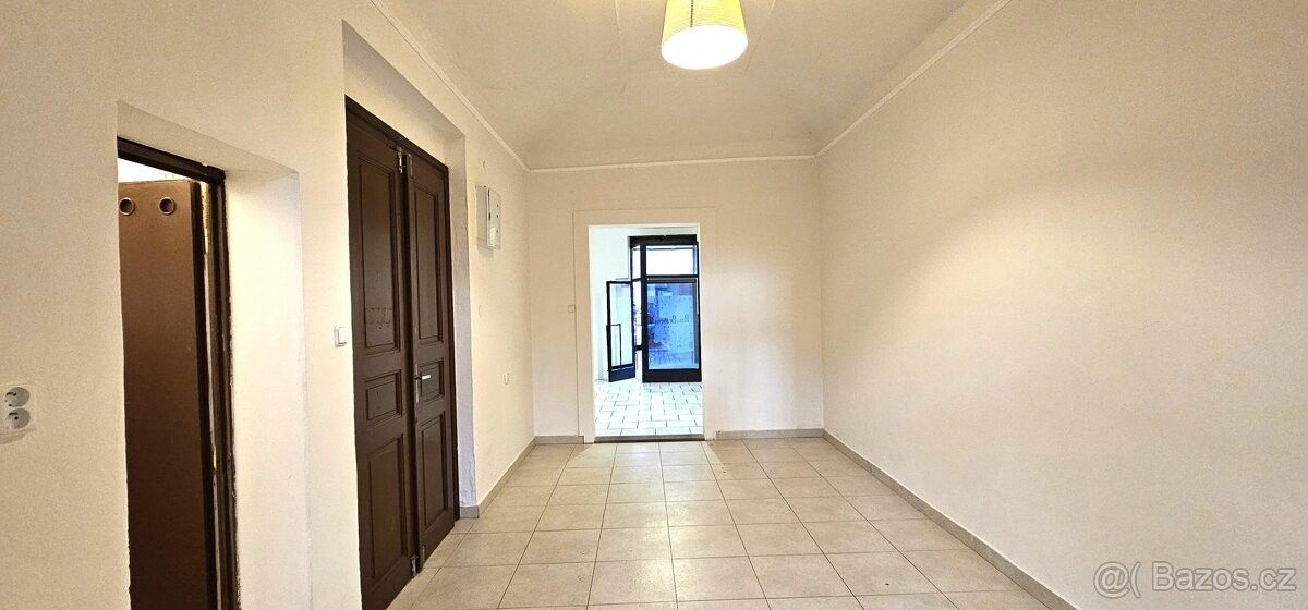 Pronájem obchodní prostory - Praha, 140 00