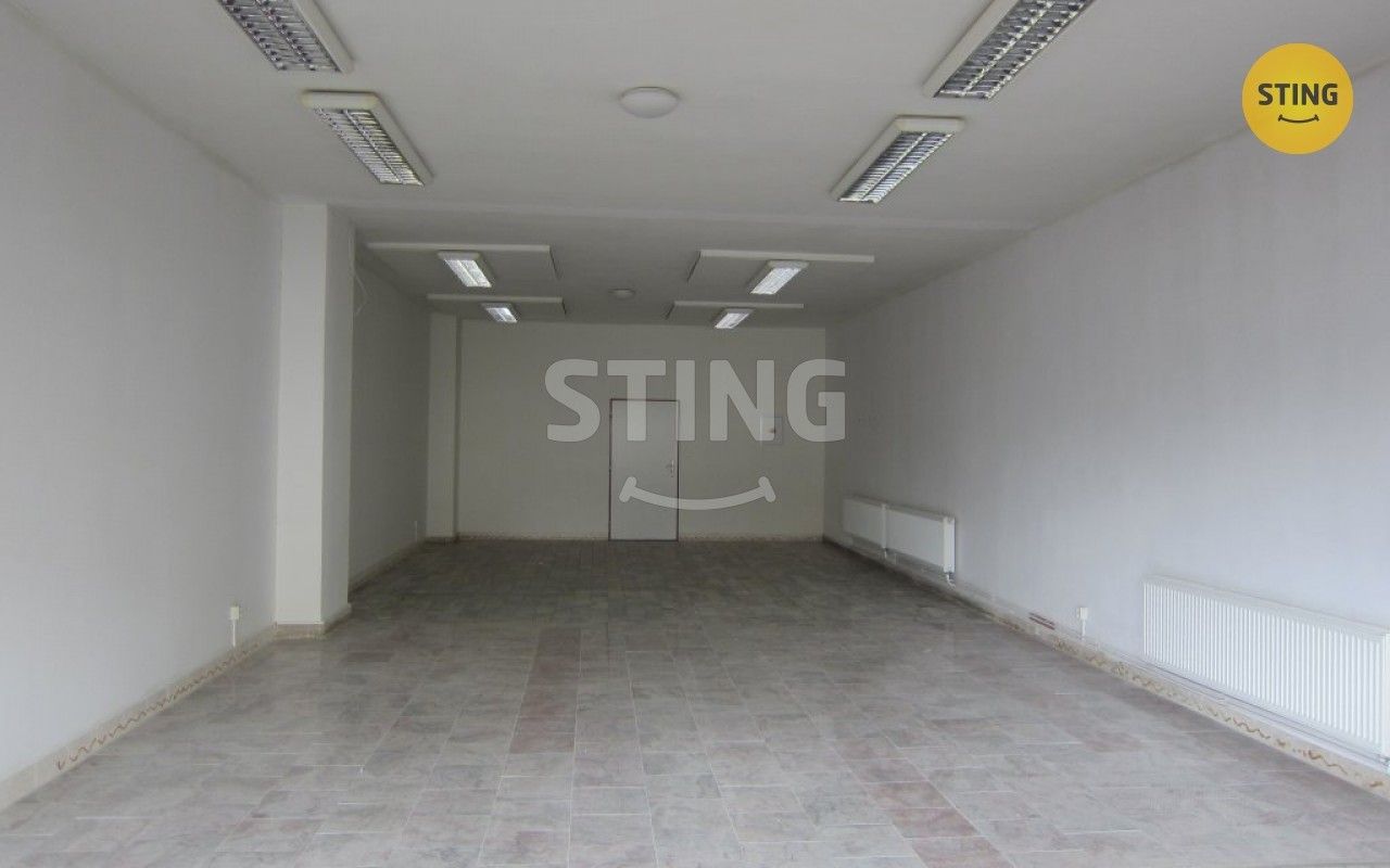 Obchodní prostory, tř. Těreškovové, Karviná, 78 m²