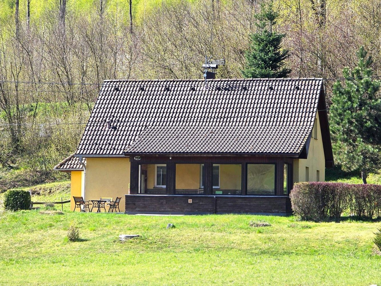 Rodinné domy, Karlovice, okres Bruntál, 160 m² - 1